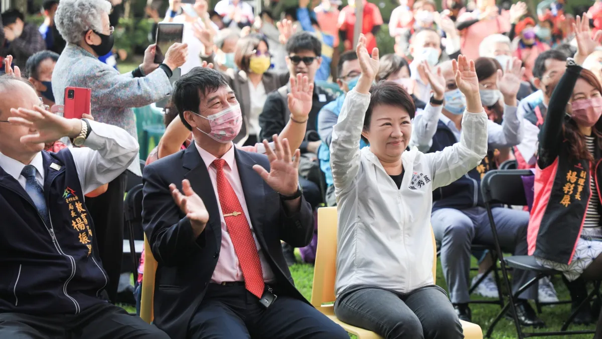 私立惠明盲校立案50週年校慶慶祝大會,市長盧秀燕到場和師生同樂。(圖/台中市政府)