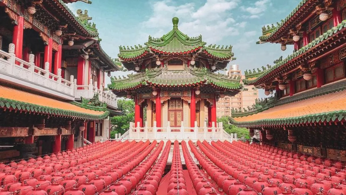 走春時節又到啦!公開高雄5大必玩景點,想祈福、求財或避冬通通一次滿足。(圖/台灣旅行小幫手提供)