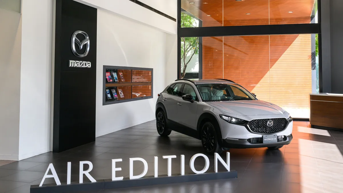 Mazda CX-30將6項源自新世代旗艦車型的進階i-ACTIVSENSE主動安全防護導入全車系,全新售價88.8萬元起。(台灣馬自達提供)