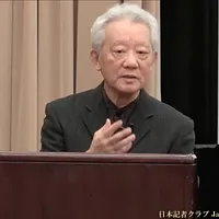 米・イスラエルによる対イラン攻撃について説明する高橋和夫氏=7日、日本記者クラブ。 米・イスラエルによる対イラン攻撃について説明する高橋和夫氏=7日、日本記者クラブ。