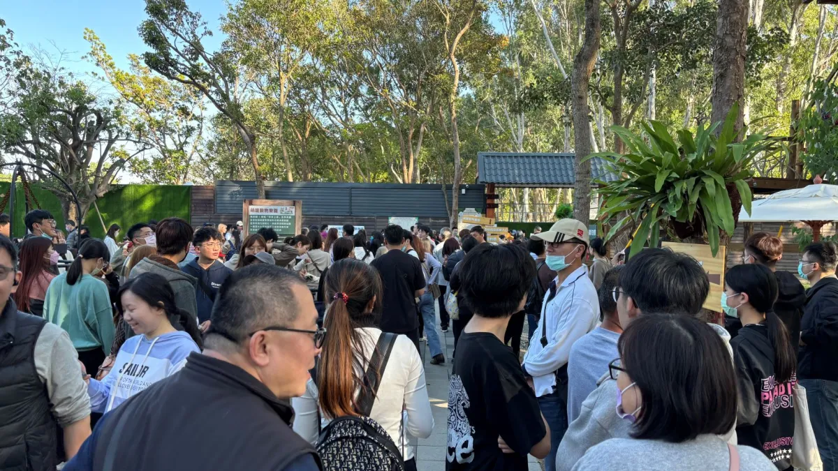 二萬多旅客遊羊角藝術村 嘉義清明連假熱鬧滾滾。(圖/羊角藝術村提供)