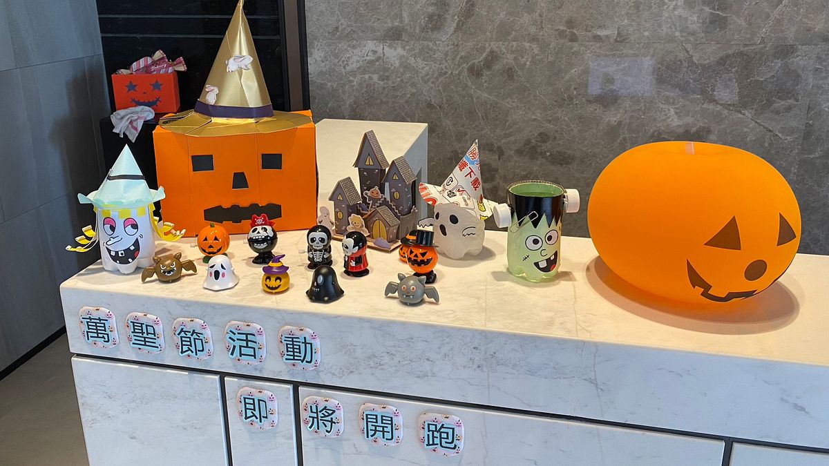 台中市鴻邑悦中山社區和鴻邑璞麗社區,巧妙運用資源回收物,製作成萬聖節布置,不僅貼合節慶主題,更符合環境保護觀念。(圖/台中市政府) 台中市鴻邑悦中山社區和鴻邑璞麗社區,巧妙運用資源回收物,製作成萬聖節布置,不僅貼合節慶主題,更符合環境保護觀念。(圖/台中市政府)