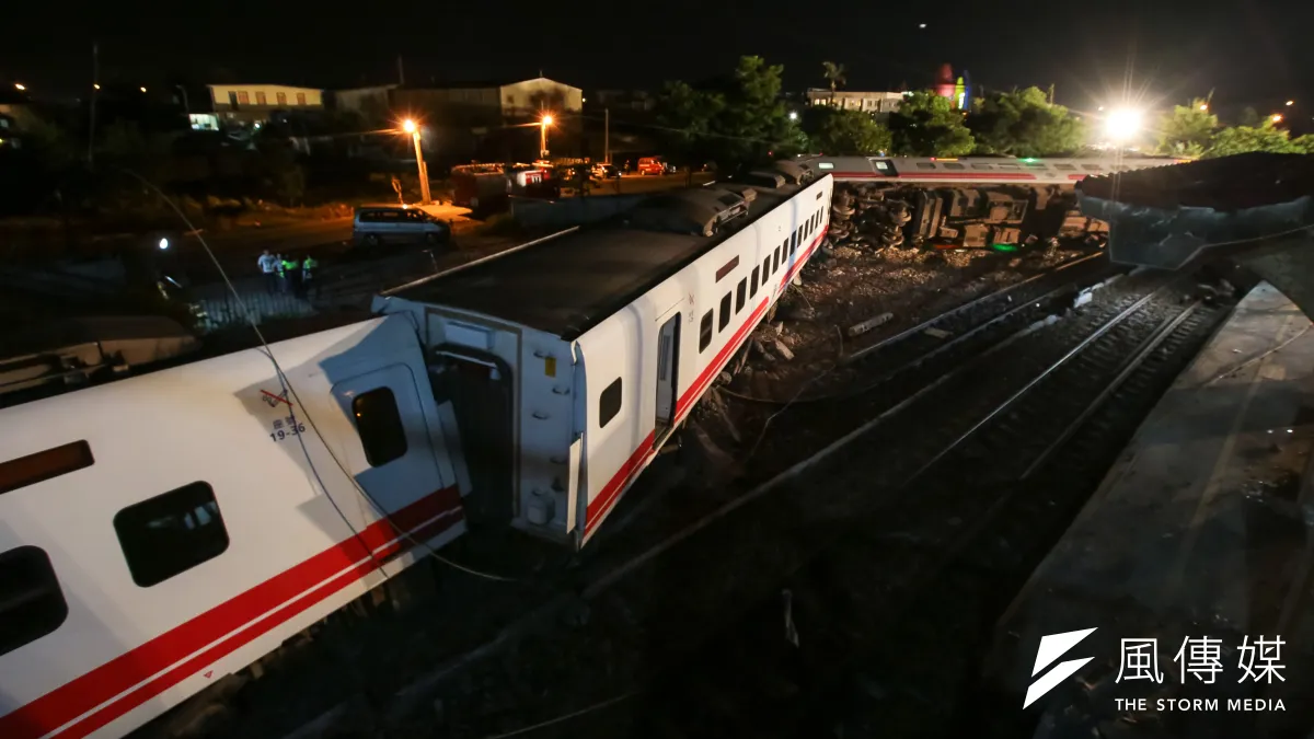 台鐵普悠瑪翻車事故。(顏麟宇攝)