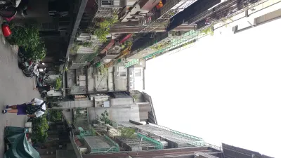 雙北年輕人若想入住蛋黃區,往往只能屈就年紀跟自己爸媽一樣大的中古公寓。(新新聞資料照)