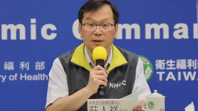 疫情指揮中心發言人莊人祥面對記者提問卻脫口而出「我為什麼要告訴你?」,反映出專業的傲慢!(疫情指揮中心提供)