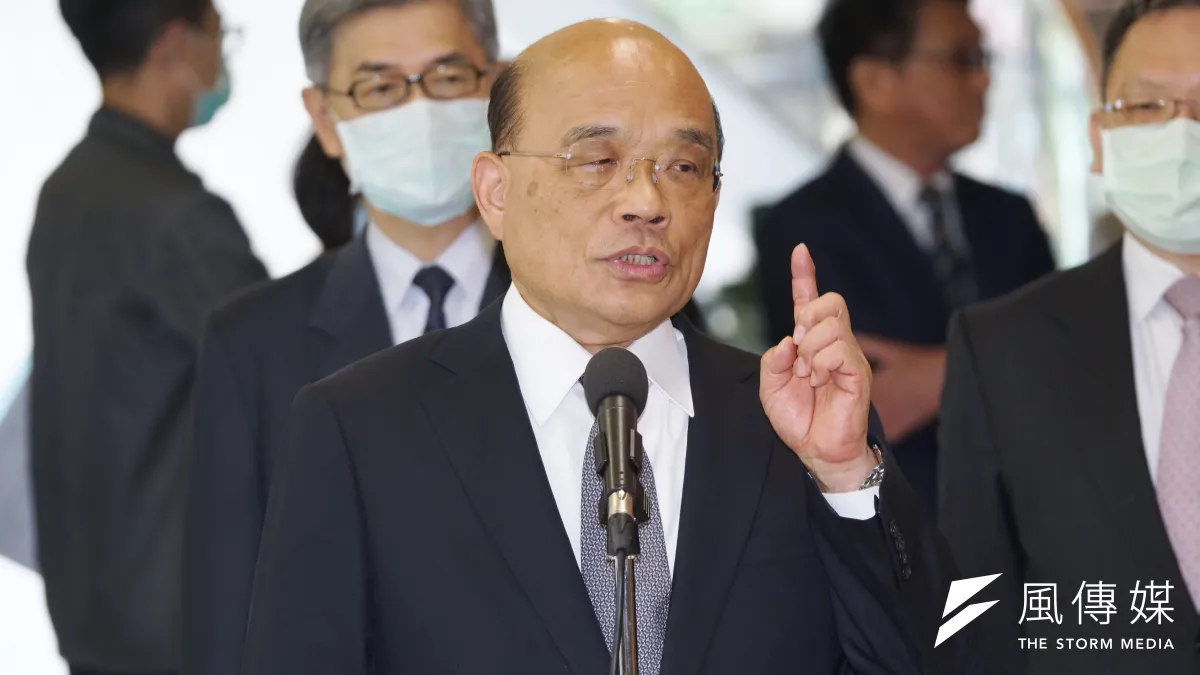 行政院長蘇貞昌引三國孫吳抗戰批評前總統馬英九,並再次強調「一把掃帚」也要抗中的決心。(盧逸峰攝)