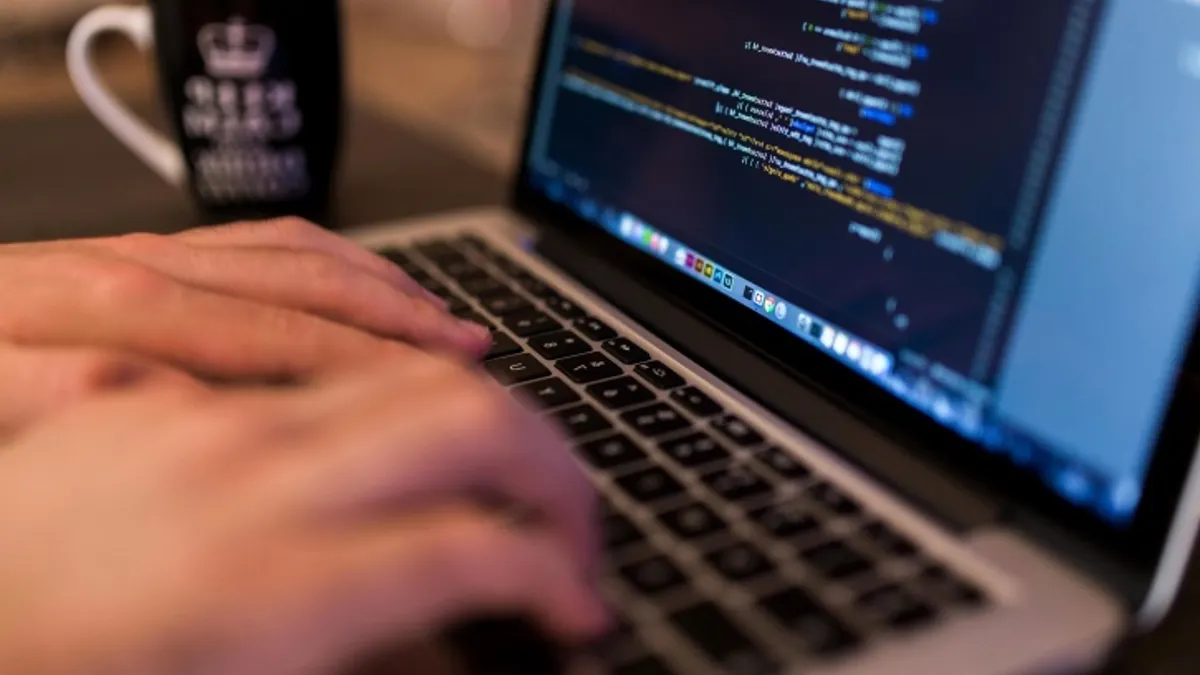 從職缺統計數據來看,寫程式是新時代的最熱門的技能之一!(圖/pixnio) 從職缺統計數據來看,寫程式是新時代的最熱門的技能之一!(圖/pixnio)