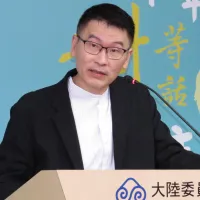 中国の学術界が提示した「一国二制度・台湾プラン」の厳しい条件に対し、台湾陸委会の梁文傑副主任委員は全項目の受け入れを拒否する姿勢を示した。(撮影/楊騰凱) 中国の学術界が提示した「一国二制度・台湾プラン」の厳しい条件に対し、台湾陸委会の梁文傑副主任委員は全項目の受け入れを拒否する姿勢を示した。(撮影/楊騰凱)