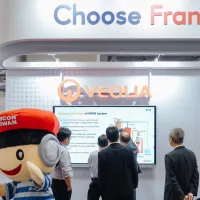 欧州では、台湾との半導体協力はもはやファウンドリーへの生産委託にとどまらず、研究開発段階へと広がりつつある。写真は2026年9月の国際半導体展「SEMICON Taiwan」に設けられたフランス・パビリオン。(フランス在台協会公式Facebookより) 欧州では、台湾との半導体協力はもはやファウンドリーへの生産委託にとどまらず、研究開発段階へと広がりつつある。写真は2026年9月の国際半導体展「SEMICON Taiwan」に設けられたフランス・パビリオン。(フランス在台協会公式Facebookより)