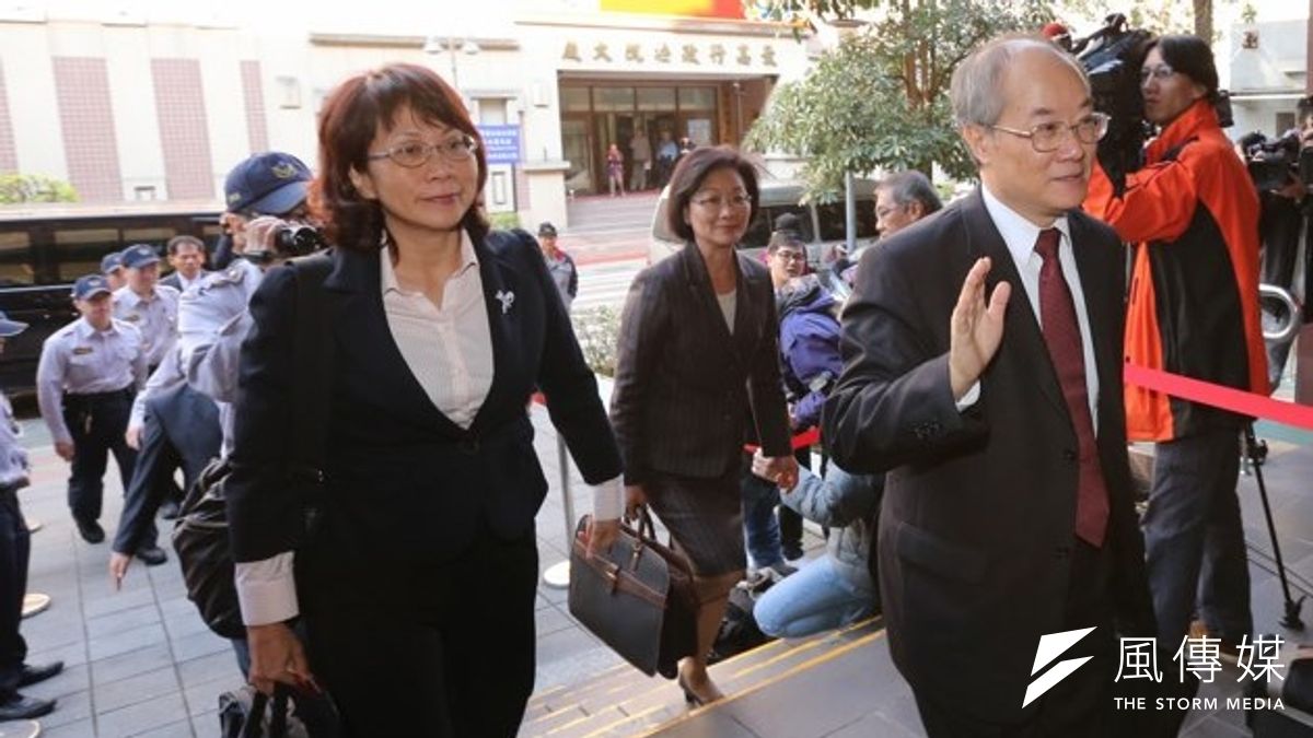 黃世銘明知全民電通更1審關說案尚在偵查中,就和總統馬英九、行政院長江宜樺報告,判處有期徒刑1年2個月。(吳逸驊攝) 黃世銘明知全民電通更1審關說案尚在偵查中,就和總統馬英九、行政院長江宜樺報告,判處有期徒刑1年2個月。(吳逸驊攝)