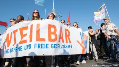 Berlin Unteilbar-Demonstration (picture-alliance/dpa/P. Zinken) Berlin Unteilbar-Demonstration (picture-alliance/dpa/P. Zinken)