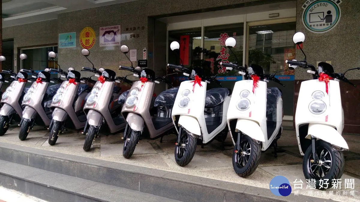 關懷弱勢鼓勵志工 永恆營造、恩德會贈電動機車