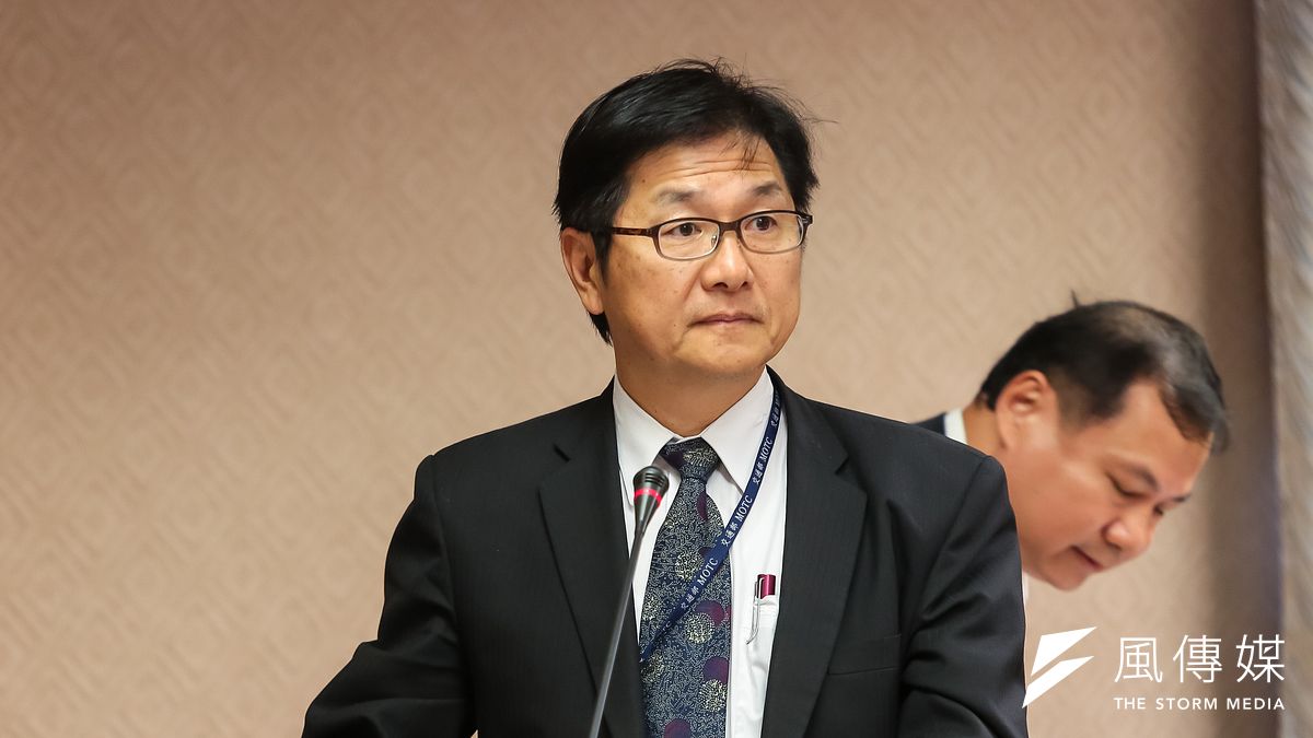 針對綠委要求,國道離峰時間應該免費,交通部常務次長祁文中表示,「離峰免費會是另一個災難」。(資料照,顏麟宇攝) 針對綠委要求,國道離峰時間應該免費,交通部常務次長祁文中表示,「離峰免費會是另一個災難」。(資料照,顏麟宇攝)