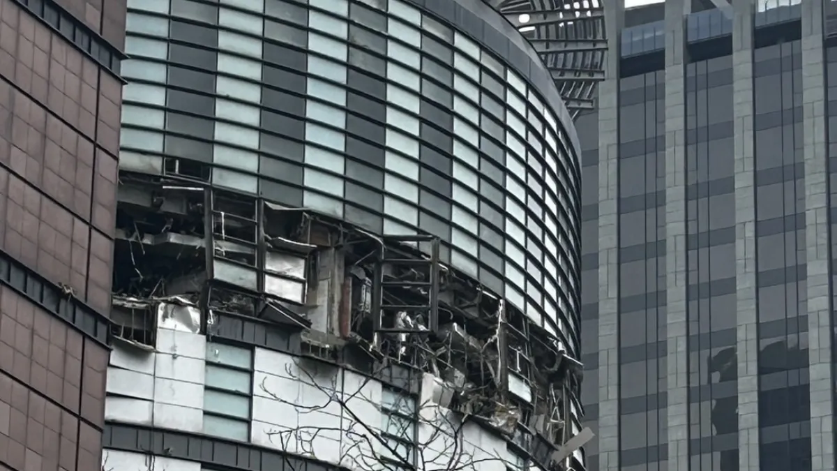 台中市新光三越百貨發生氣爆事件。(圖/民眾提供)