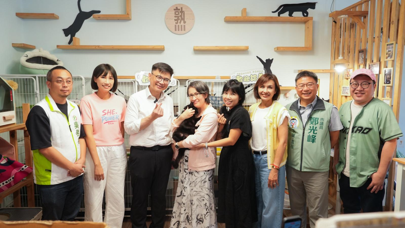 「戰貓」蕭美琴合體「隆貓」賴瑞隆!提人寵共好政見 爭取高雄友善城市認同