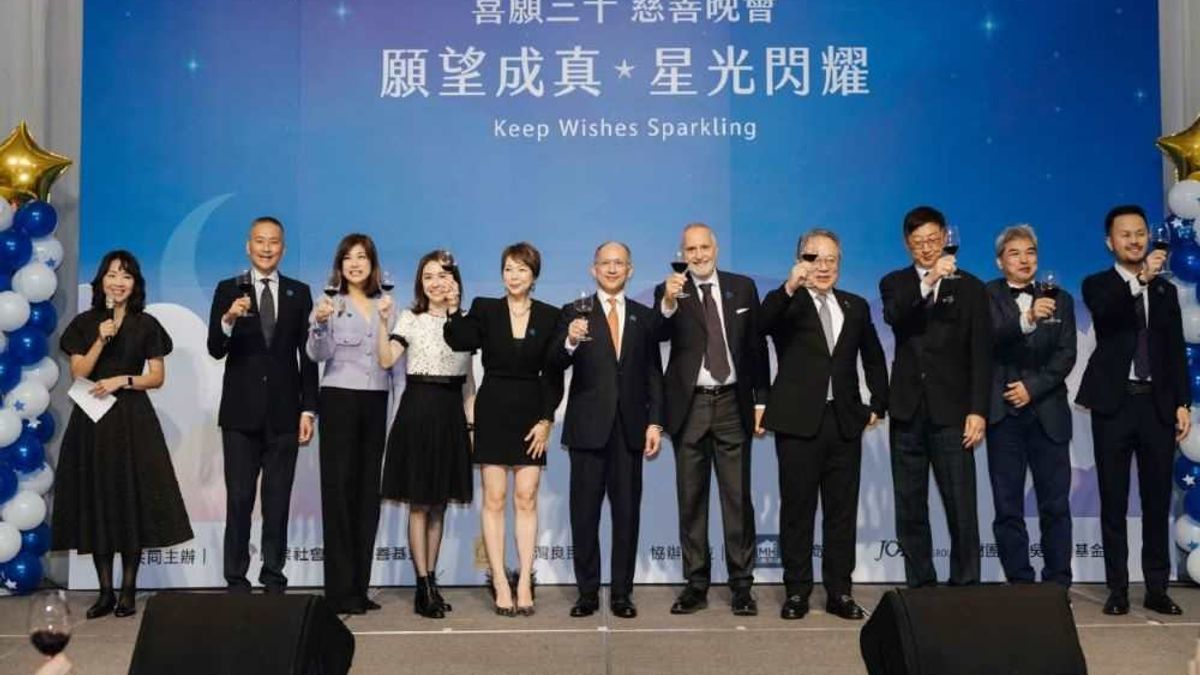 Make-A-Wish Taiwan喜願協會成立30年,理監事(左起)喜願協會執行長徐祥珍、理事王德賢、理事吳欣儒、理事蔡依珊、常務理事吳慕恒、理事長陳冠舟、國際總會CEO Luciano Manzo、常務理事陳翔玠、理事李心予、監事陳昌仁、理事麥耕豪。( Make-A-Wish Taiwan喜願協會成立30年,理監事(左起)喜願協會執行長徐祥珍、理事王德賢、理事吳欣儒、理事蔡依珊、常務理事吳慕恒、理事長陳冠舟、國際總會CEO Luciano Manzo、常務理事陳翔玠、理事李心予、監事陳昌仁、理事麥耕豪。(