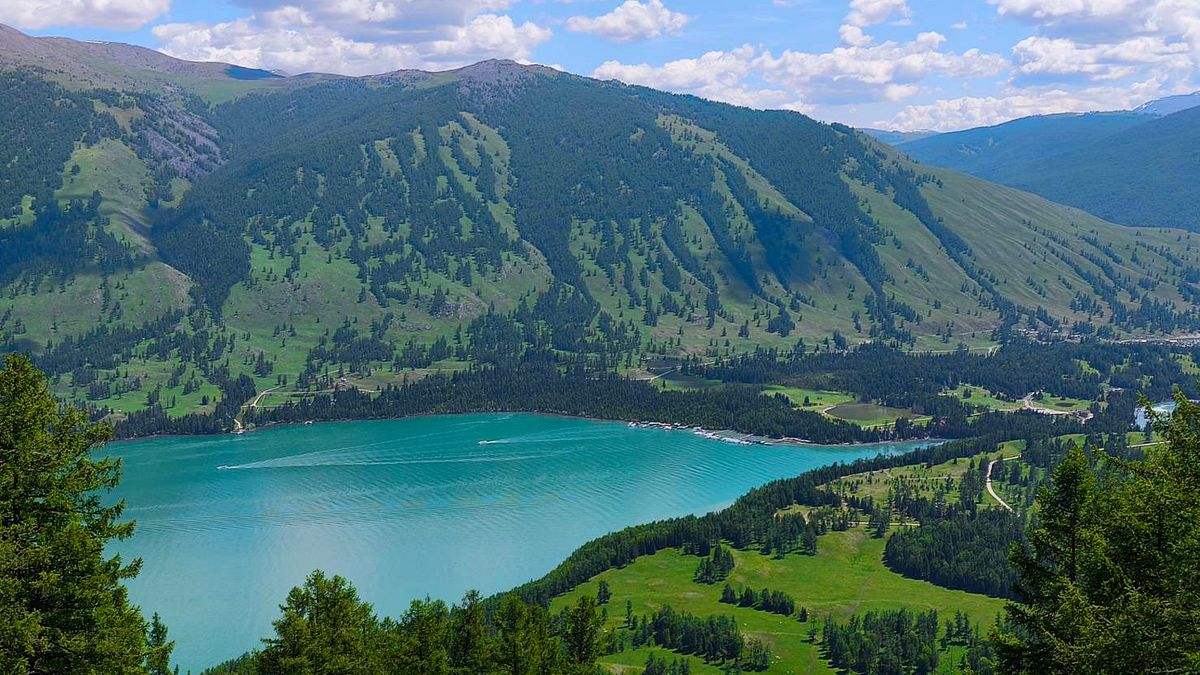 新疆カナスの山林美景がヨーロッパのスイスに匹敵。(陳嫺容提供) 新疆カナスの山林美景がヨーロッパのスイスに匹敵。(陳嫺容提供)