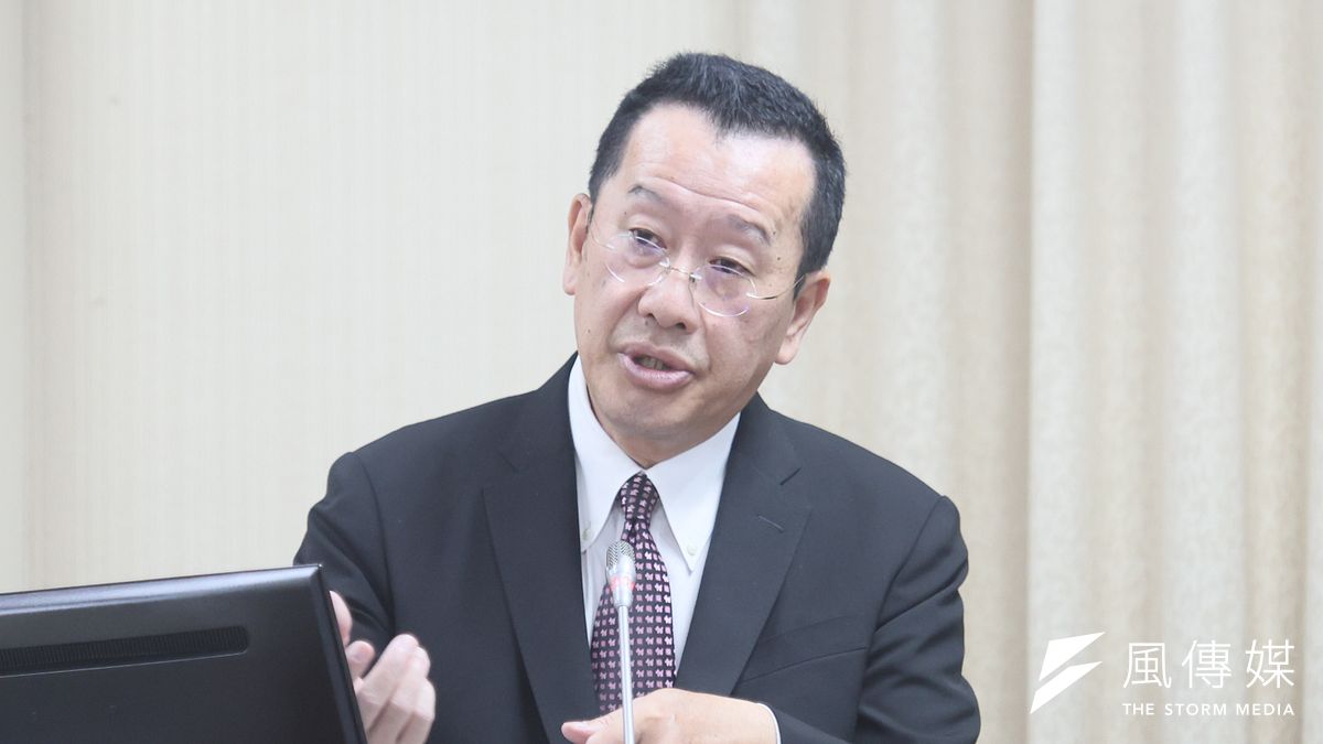 國防部長顧立雄6日至立法院備詢,表示國軍生育調查統計後續應再檢討。(柯承惠攝) 國防部長顧立雄6日至立法院備詢,表示國軍生育調查統計後續應再檢討。(柯承惠攝)
