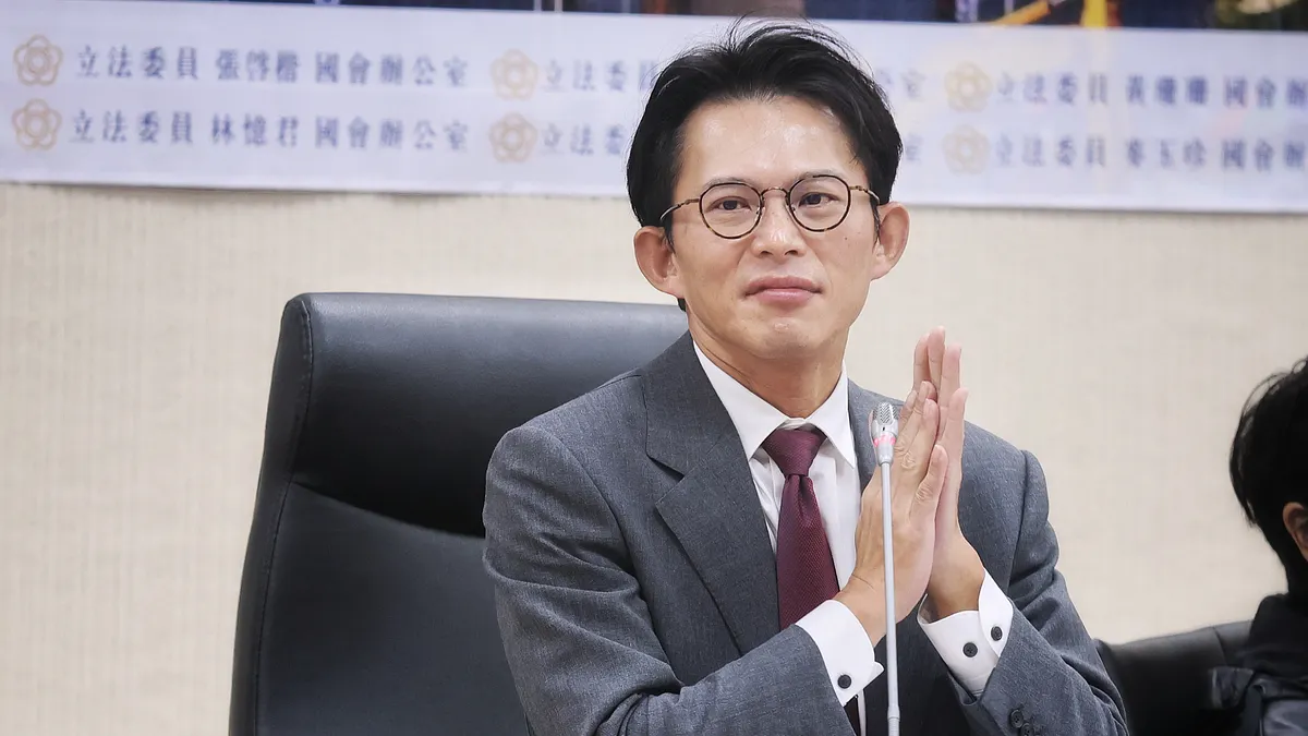 國民黨主席鄭麗文與民眾黨主席黃國昌(見圖)19日下午將進行會面。(柯承惠攝) 國民黨主席鄭麗文與民眾黨主席黃國昌(見圖)19日下午將進行會面。(柯承惠攝)