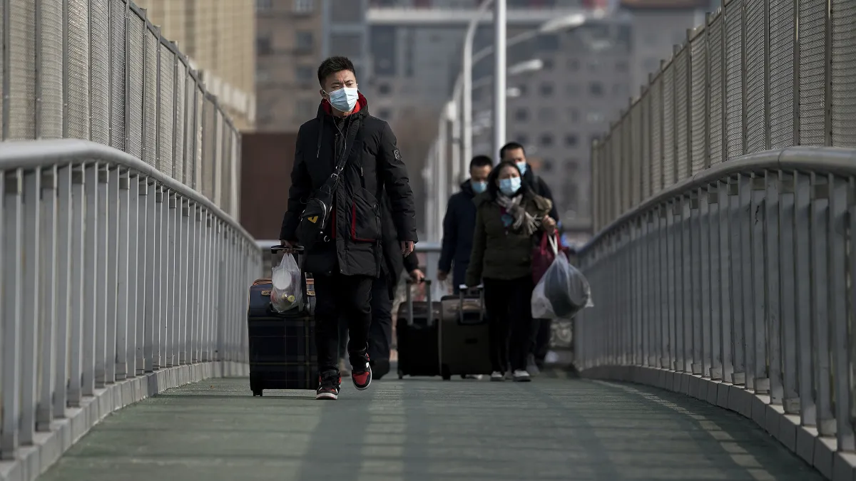 中國「春運」拉開帷幕,今年春節返鄉人潮預計仍將達到17億人次。(AP)