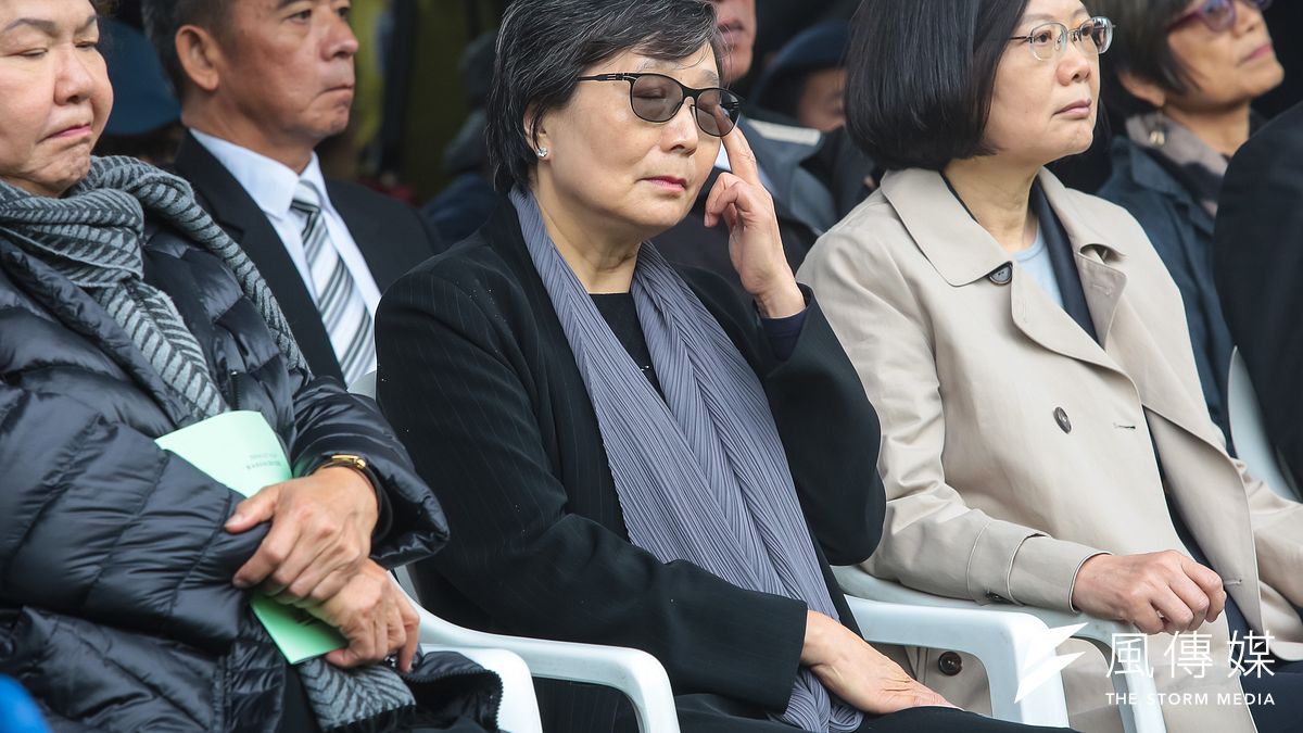 葉菊蘭(中)受訪時表示,家屬要的是「把真正的事實講出來」,至於選民要不要投侯友宜,「選民應該自己去判斷」。(顏麟宇攝) 葉菊蘭(中)受訪時表示,家屬要的是「把真正的事實講出來」,至於選民要不要投侯友宜,「選民應該自己去判斷」。(顏麟宇攝)