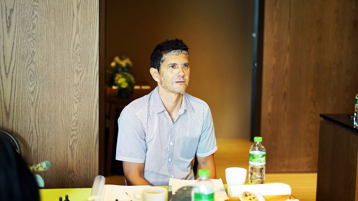 童顏有機 9/10 舉辦國際記者會,俄羅斯記者現場敷臉。(業者提供) 童顏有機 9/10 舉辦國際記者會,俄羅斯記者現場敷臉。(業者提供)