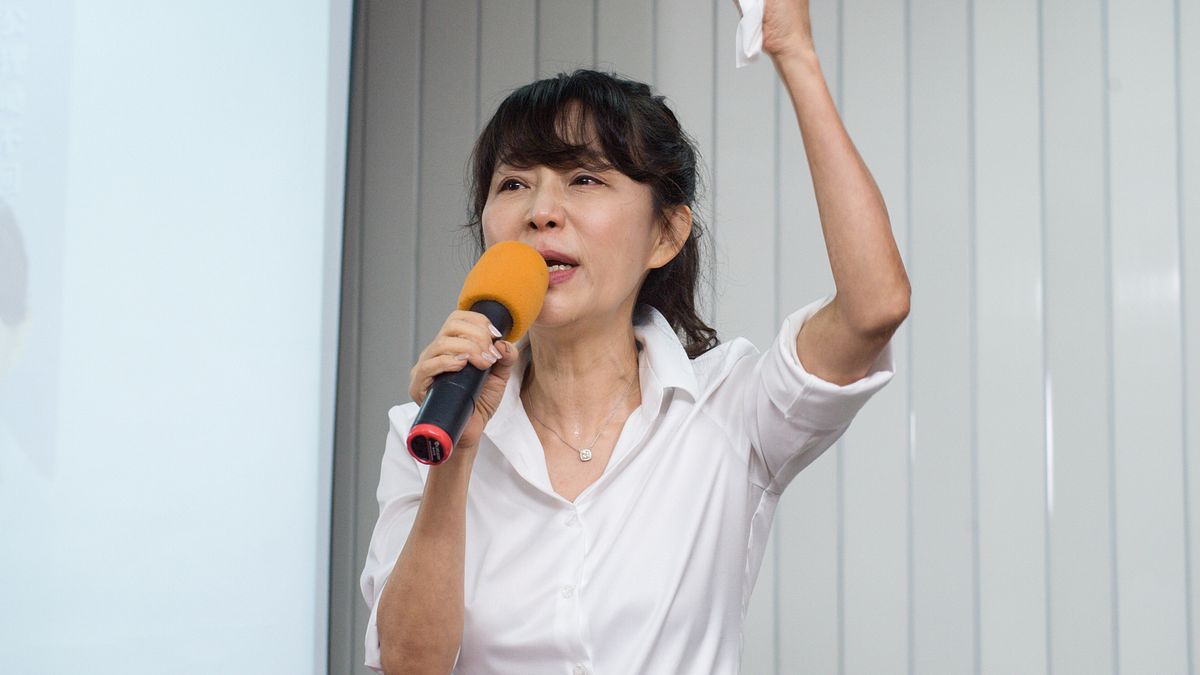 已故前議員李新的女友郭新政(見圖)以無黨籍身分參選立委,雖吞下敗仗,卻一舉拿下第3高票,成功中止國民黨立委參選人黃昭順的連任夢。(資料照,甘岱民攝) 已故前議員李新的女友郭新政(見圖)以無黨籍身分參選立委,雖吞下敗仗,卻一舉拿下第3高票,成功中止國民黨立委參選人黃昭順的連任夢。(資料照,甘岱民攝)