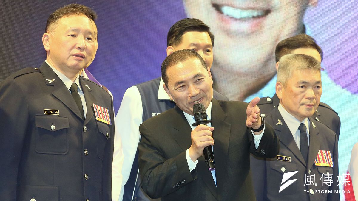 獲國民黨徵召參選2024總統的新北市長侯友宜17日出席112年度新北市民力任務隊聯合布達典禮活動。(柯承惠攝) 獲國民黨徵召參選2024總統的新北市長侯友宜17日出席112年度新北市民力任務隊聯合布達典禮活動。(柯承惠攝)