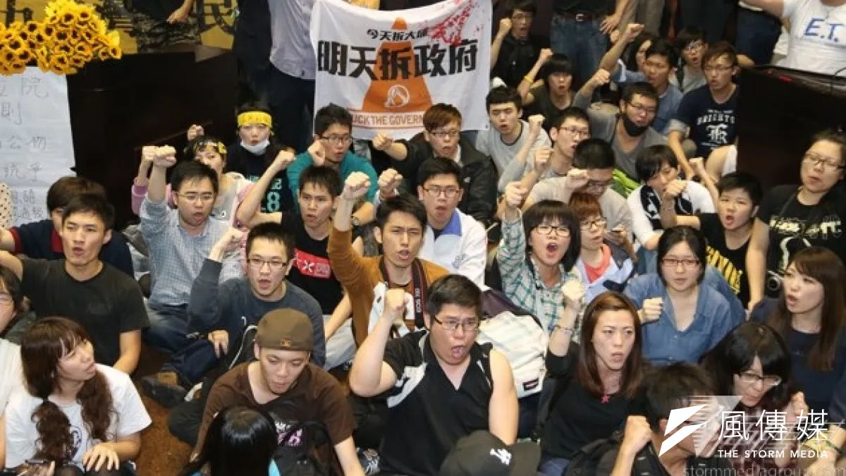 反黑箱服貿,學生不退場!25日全台高雄、台中、嘉義和台南等地學生持續加入抗議行列。圖為占領立院學生。(吳逸驊攝)