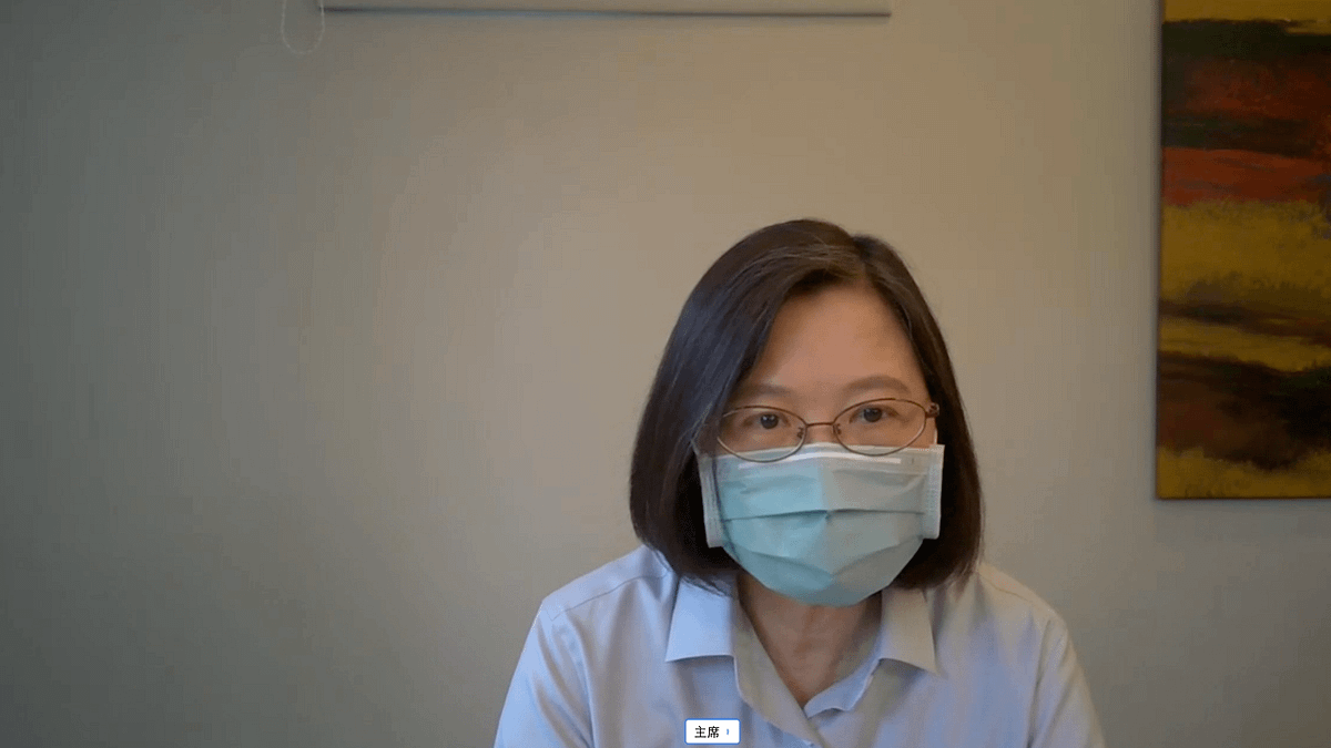 政治事件或政治人物,即使高位如幒統蔡英文,常常會被網路酸民挪揄,並以迷因方式呈現。(資料照,民進黨提供) 政治事件或政治人物,即使高位如幒統蔡英文,常常會被網路酸民挪揄,並以迷因方式呈現。(資料照,民進黨提供)