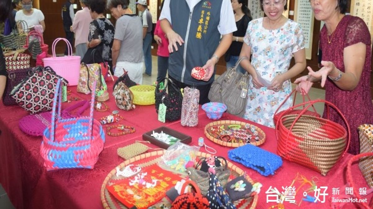 成立18年佳評不斷 外埔長青學苑成果展人氣夯 成立18年佳評不斷 外埔長青學苑成果展人氣夯