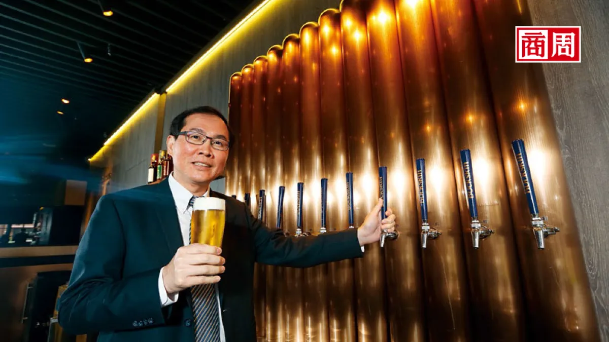 台灣飲料廠幾乎沒人能走出華人市場,他們賣的罐裝咖啡,卻從台灣鄉間檳榔攤,一路賣到歐洲各大城市,在約旦、賽普勒斯、關島,都成為市占率過半的第一品牌;逾5成捷克加油站,都有販售伯朗咖啡。(圖/商業周刊提供)