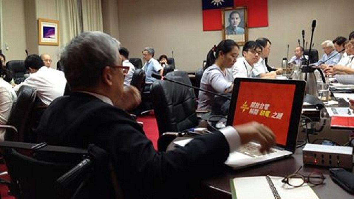 前國策顧問郝明義發起「開放台電」活動。(來源:開放台電臉書粉頁) 前國策顧問郝明義發起「開放台電」活動。(來源:開放台電臉書粉頁)