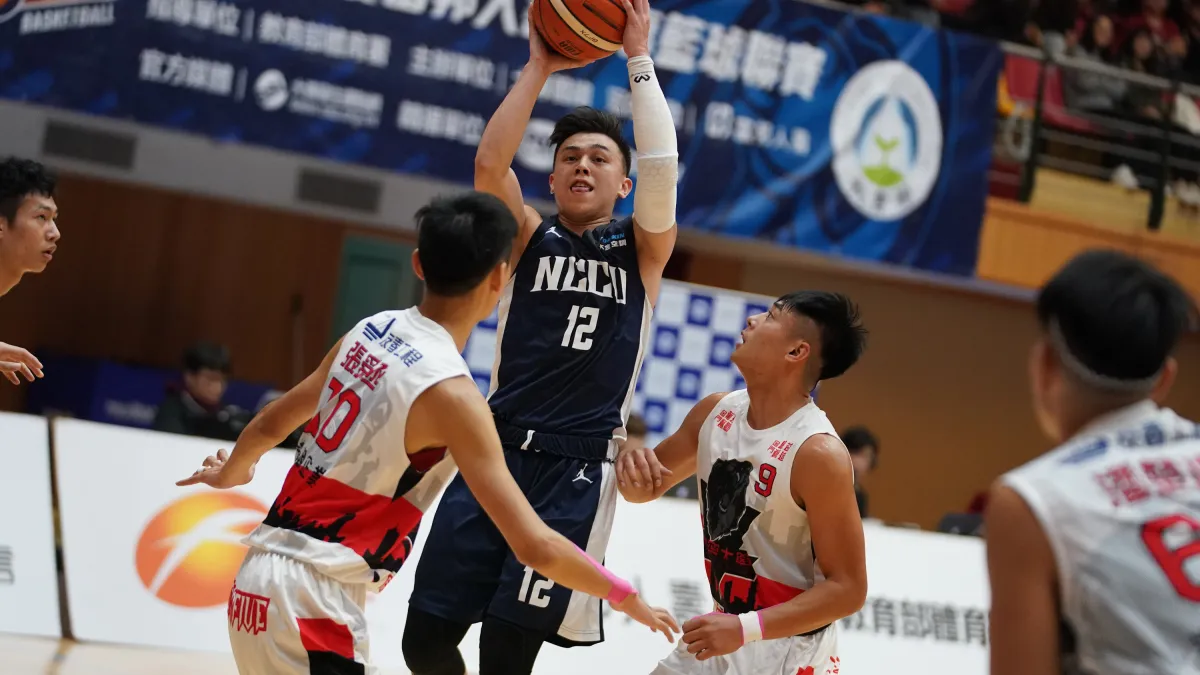 政大雄鷹祭出三衛戰術退康寧大學取得二連勝。(大專體總提供)