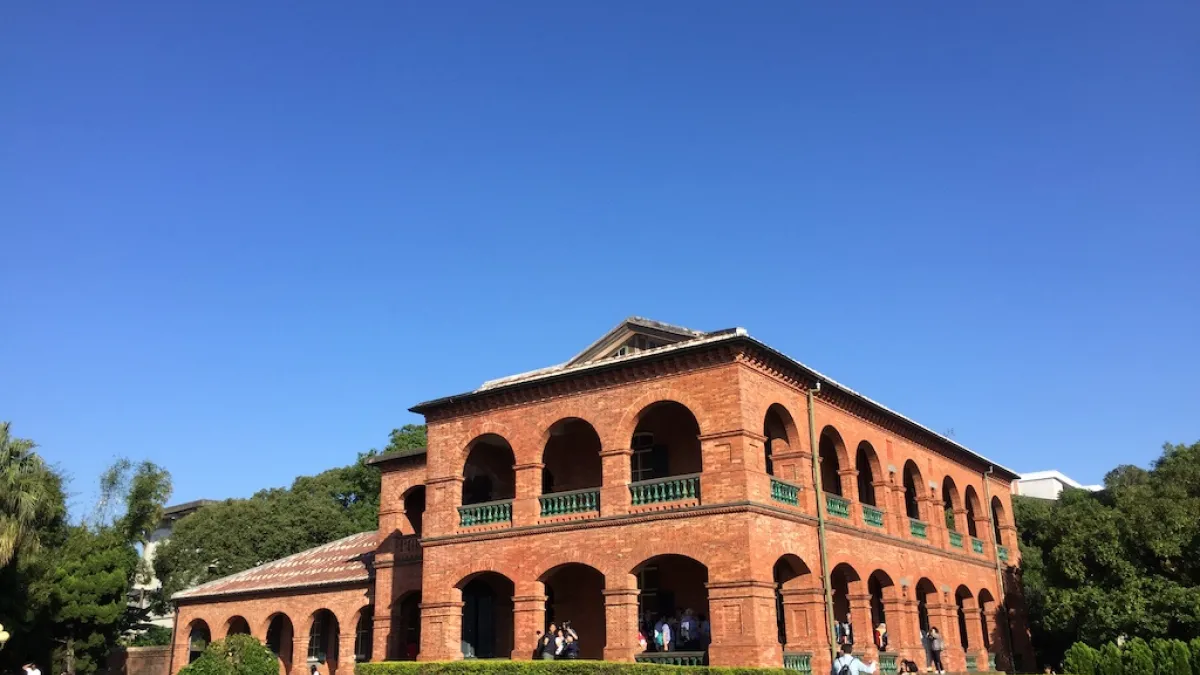 淡水古蹟博物館的前清英國領事官邸草地過去原本就是打網球的場所,2020年將規劃為融合古蹟特色的網球場。 (圖/新北市淡水古蹟博物館提供)