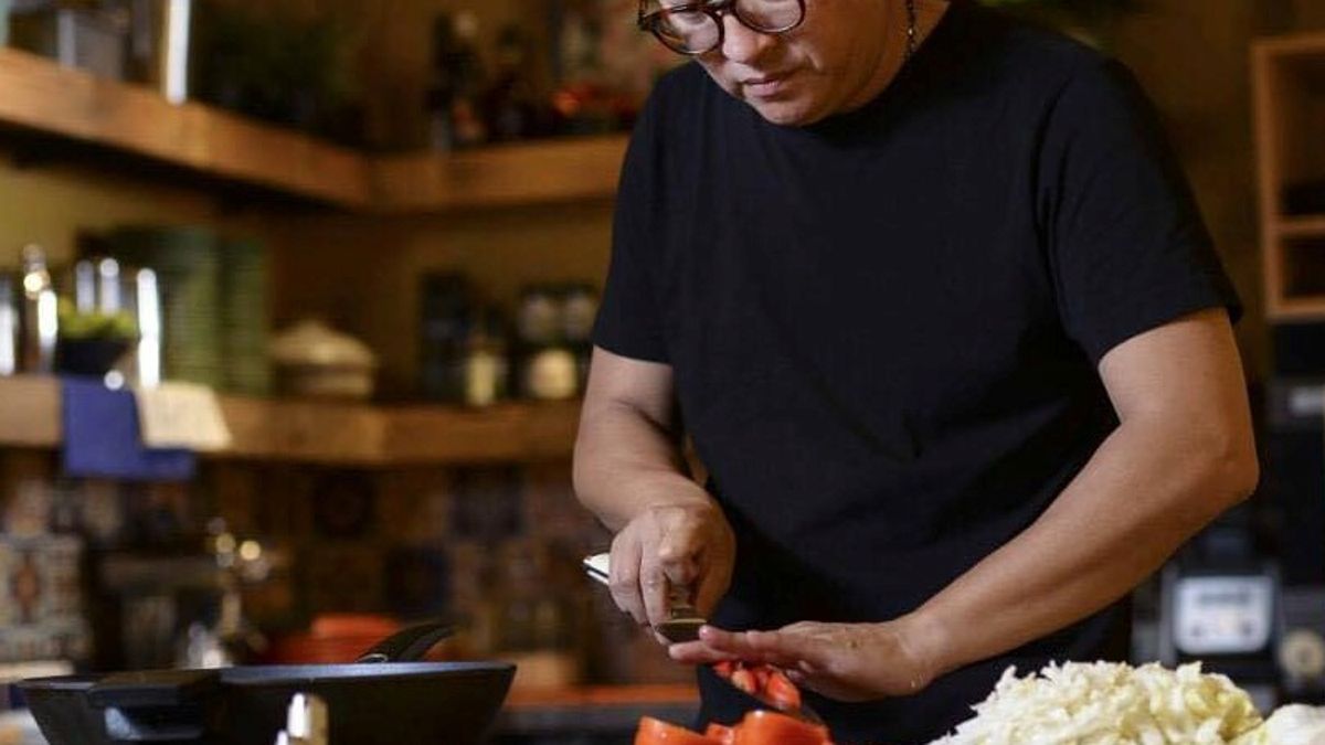 知名型男主廚詹姆士製作人王鈞與經紀人丘秀珠指控違約。(圖/翻攝自Facebook/詹姆士) 知名型男主廚詹姆士製作人王鈞與經紀人丘秀珠指控違約。(圖/翻攝自Facebook/詹姆士)