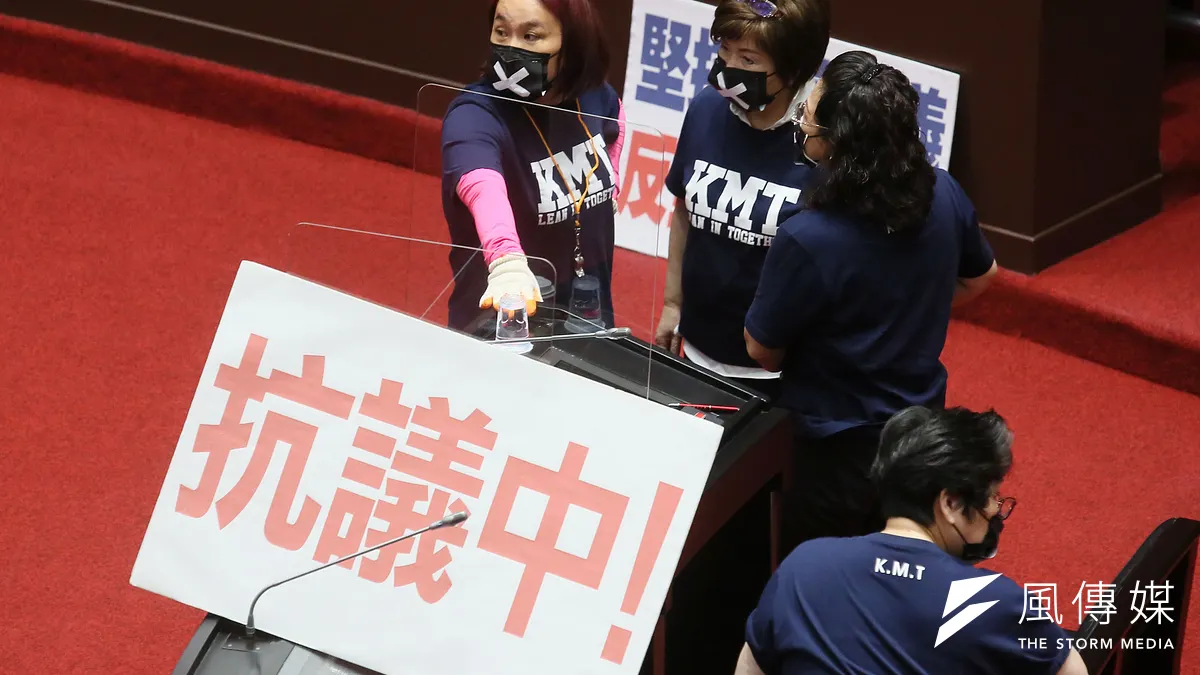 不滿蔡政府的疫苗政策及三加十一處理態度,國民黨立院黨團連續數日杯葛蘇揆施政報告,蘇貞昌批評這樣的做法是「助長敵人威風」。(柯承惠攝)