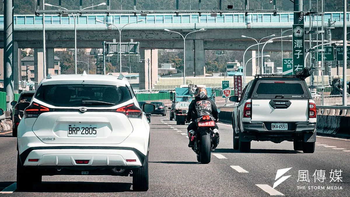台南白河警分局公布最新的測速取締路段,警方將採不特定時段、機動取締超速,路段包括東山、後壁、白河地區的聯外與山區道路。(資料照/洪煜勛攝) 台南白河警分局公布最新的測速取締路段,警方將採不特定時段、機動取締超速,路段包括東山、後壁、白河地區的聯外與山區道路。(資料照/洪煜勛攝)