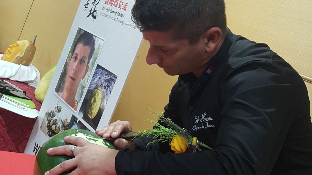 新北果雕技能競賽 百位高手19日一決高下 新北果雕技能競賽 百位高手19日一決高下