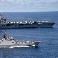 日系メディアの最新軍事シミュレーション報告によると、中国が2026年にも台湾への武力行使に出る可能性があり、米国が見込んでいた2027年よりも早い。示意図。(資料写真、USSニミッツ(CVN 68)より) 日系メディアの最新軍事シミュレーション報告によると、中国が2026年にも台湾への武力行使に出る可能性があり、米国が見込んでいた2027年よりも早い。示意図。(資料写真、USSニミッツ(CVN 68)より)