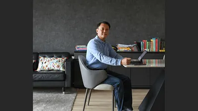 Tomo Hayashi,攝於他位於東京的家中。(華爾街日報)