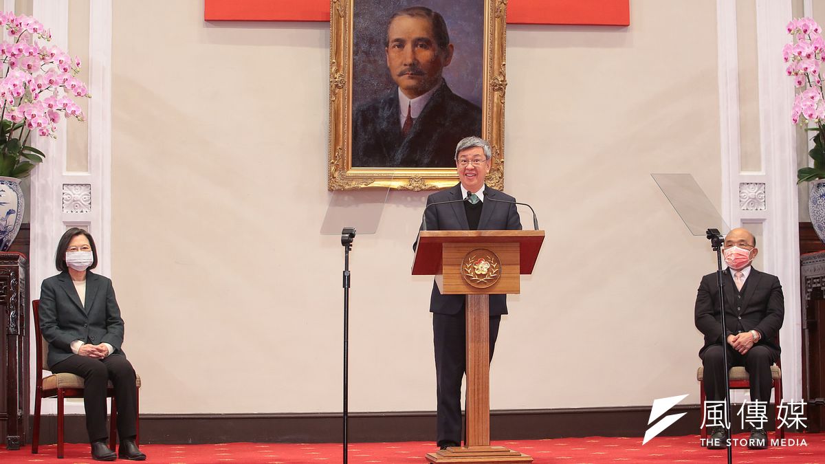 國民黨立委王鴻薇指出,準行政院長陳建仁(中)掛名投書國際知名期刊《Cancer》,被期刊編輯指稱涉嫌抄襲。(資料照,顏麟宇攝) 國民黨立委王鴻薇指出,準行政院長陳建仁(中)掛名投書國際知名期刊《Cancer》,被期刊編輯指稱涉嫌抄襲。(資料照,顏麟宇攝)