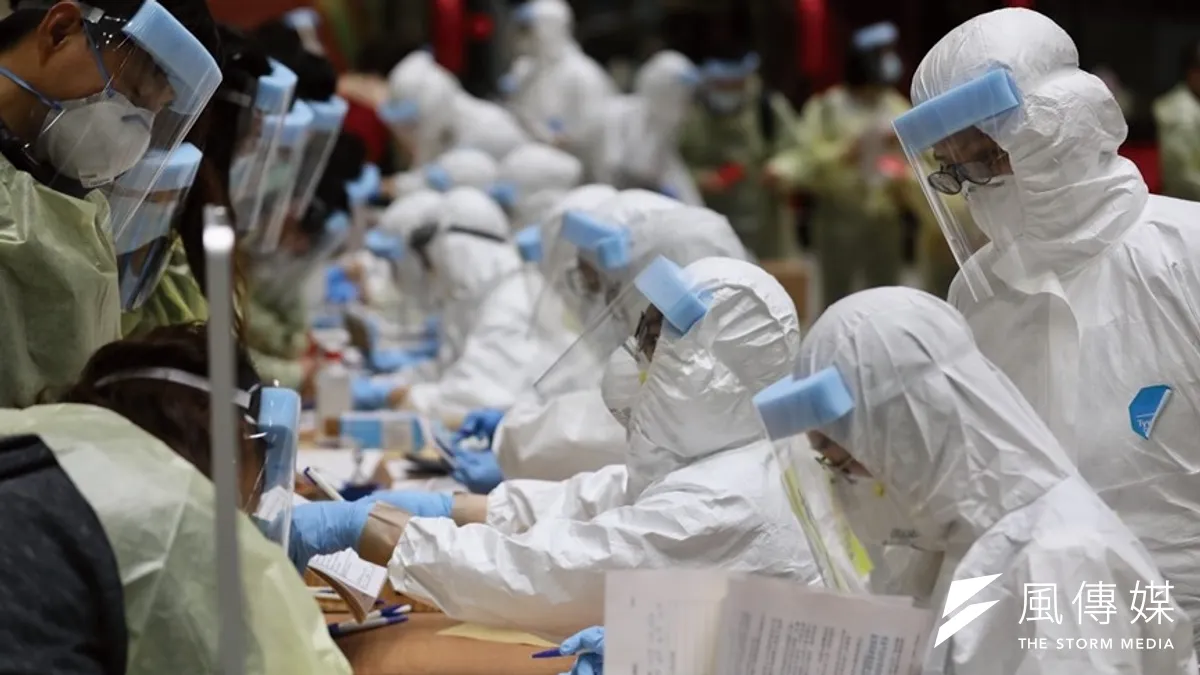 高雄市議會國民黨團今(5)日稱有70多位移工被送往營區集中檢疫,高雄市府卻「被蒙在鼓裡」,對此中央流行疫情指揮中心也做出回應。示意圖,與新聞個案無關。(資料照,中央流行疫情指揮中心提供)