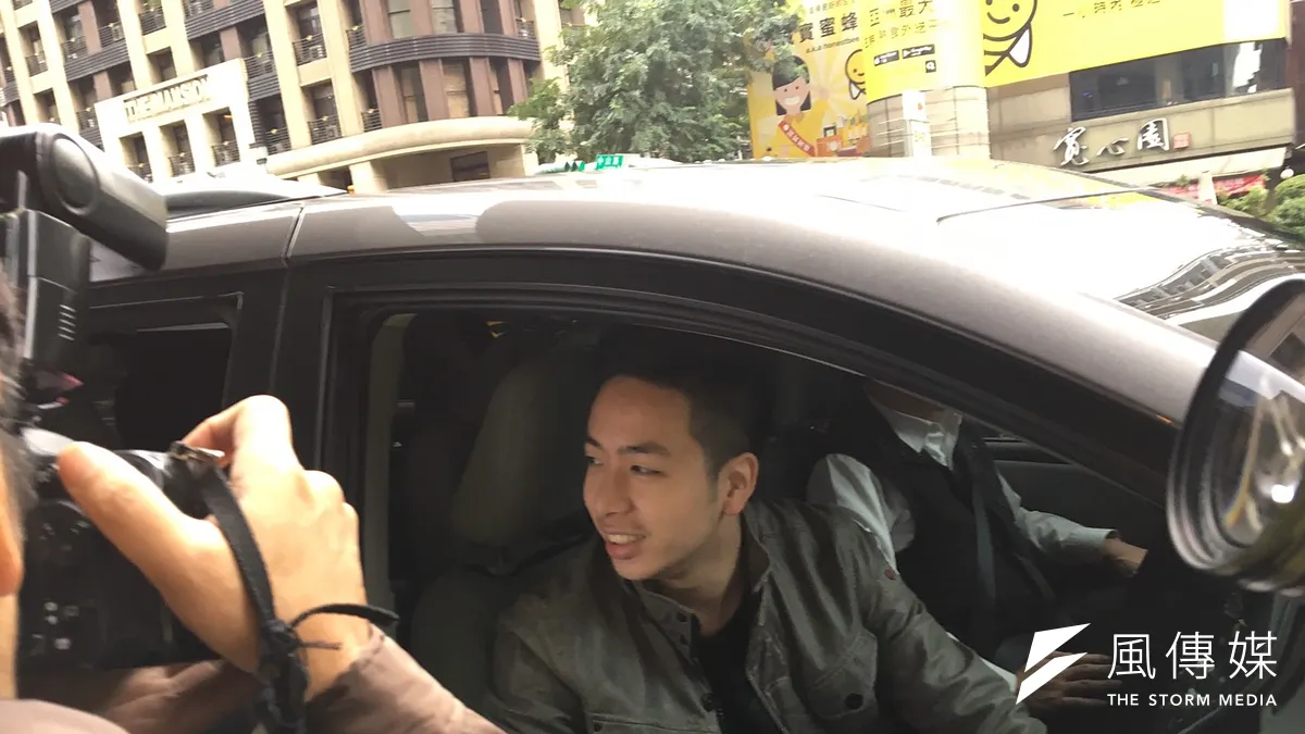 前新北市長朱立倫的兒子朱宣宇近期悄悄返台過暑假,立馬投入朱立倫陣營,低調陪朱立倫跑不公開行程。(資料照,羅暐智攝) 前新北市長朱立倫的兒子朱宣宇近期悄悄返台過暑假,立馬投入朱立倫陣營,低調陪朱立倫跑不公開行程。(資料照,羅暐智攝)