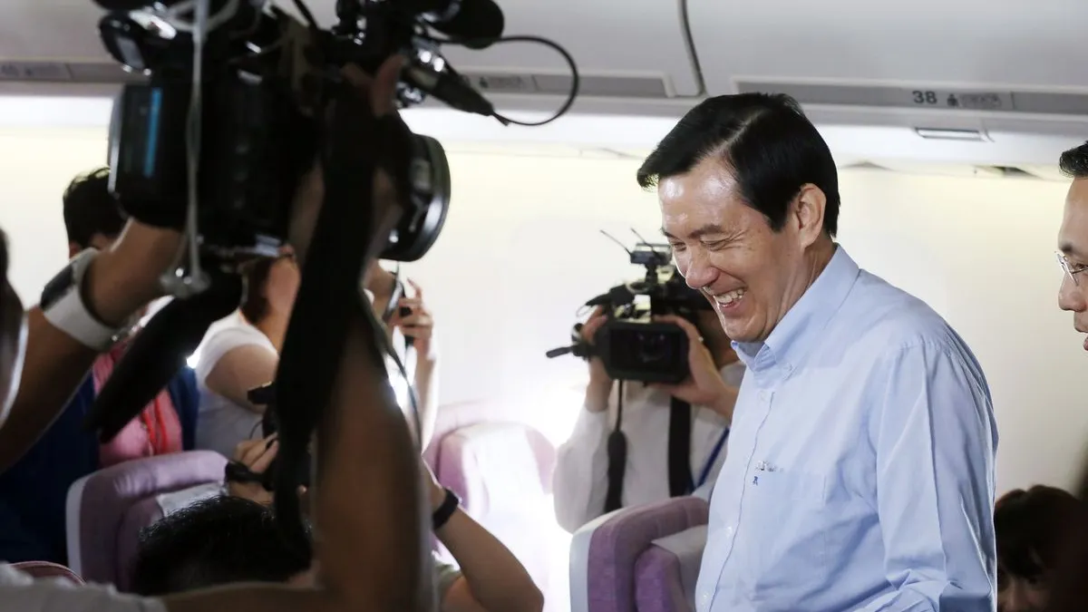 總統馬英九在「久揚專案」出訪抵達多明尼加,對媒體談論八仙塵爆問題。(總統府提供)