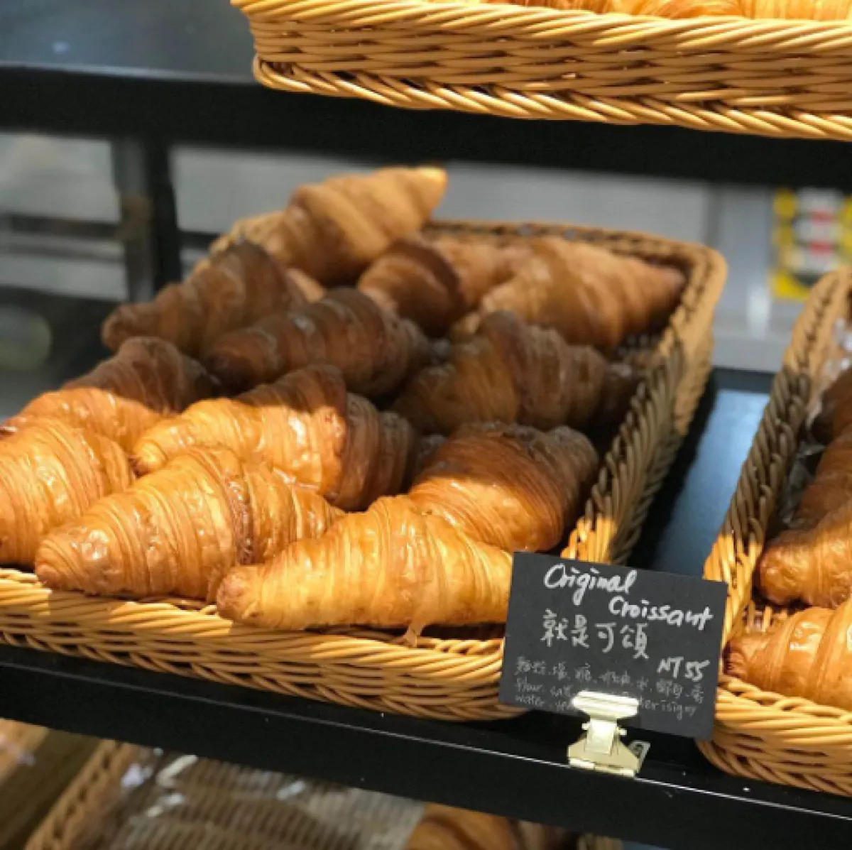 12間可頌界的天花板!香酥有層次,巨大可頌、扁可頌、包餡口味一次收 | 輕旅行 | 風生活 - 風傳媒