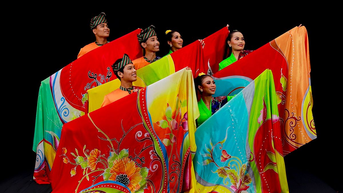 第三屆「2024馬來西亞文化日」邀請馬六甲文化藝術團,帶來精彩的傳統舞蹈演出。(圖/主辦單位提供) 第三屆「2024馬來西亞文化日」邀請馬六甲文化藝術團,帶來精彩的傳統舞蹈演出。(圖/主辦單位提供)