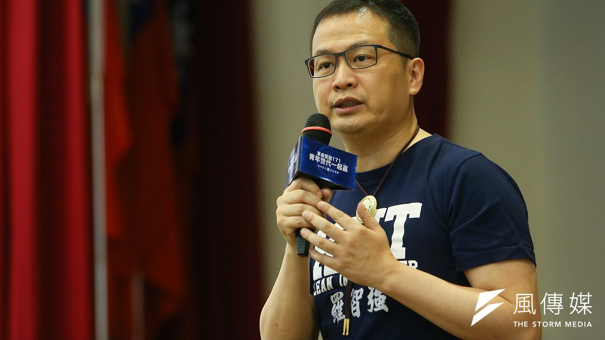 台北市議員、國民黨革實院主任羅智強的政治獻金,被監察院糾出四筆身份證字號與人名不符,其中一筆甚至只有三百零六元。(顏麟宇攝) 台北市議員、國民黨革實院主任羅智強的政治獻金,被監察院糾出四筆身份證字號與人名不符,其中一筆甚至只有三百零六元。(顏麟宇攝)