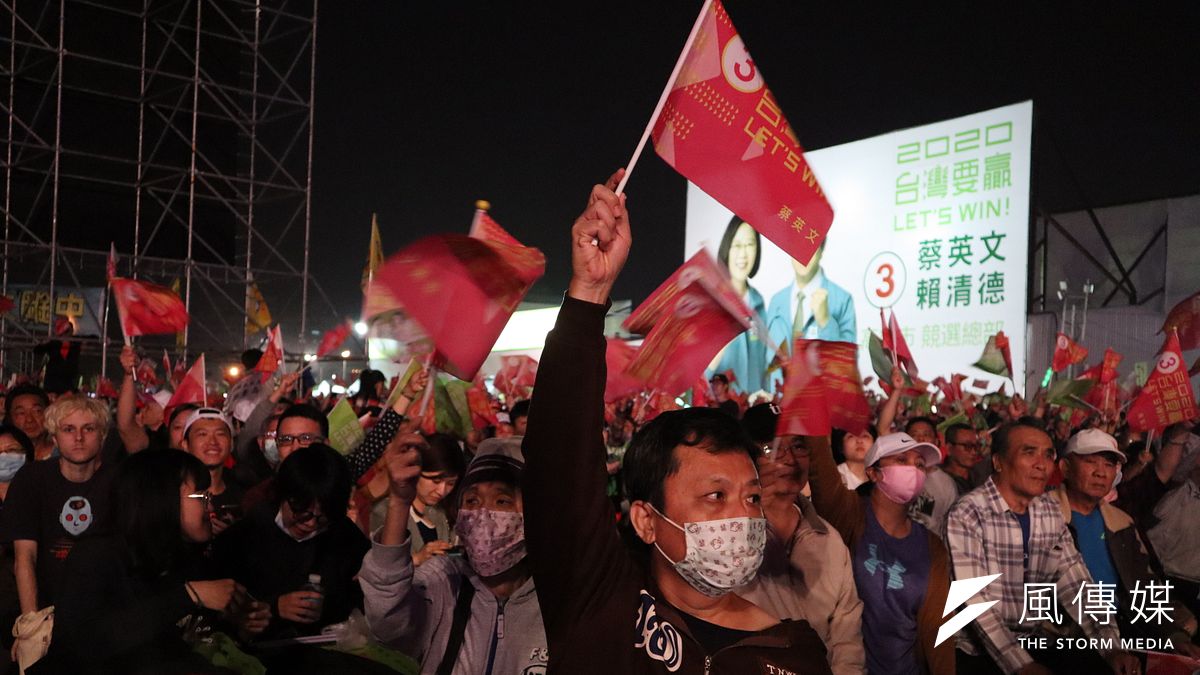 作者認為,過度強調國學教育,將綁架學生思維,應適度與西方文化兼容並蓄,學習自由民主的重要。(資料照,蔡娪嫣攝) 作者認為,過度強調國學教育,將綁架學生思維,應適度與西方文化兼容並蓄,學習自由民主的重要。(資料照,蔡娪嫣攝)