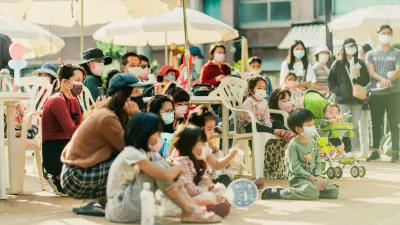 嘉義縣「朴通市集」於11月12及13日登場,活動以「映遊舊戲」主題營造市集氛圍。(圖/嘉義縣政府文觀局提供)